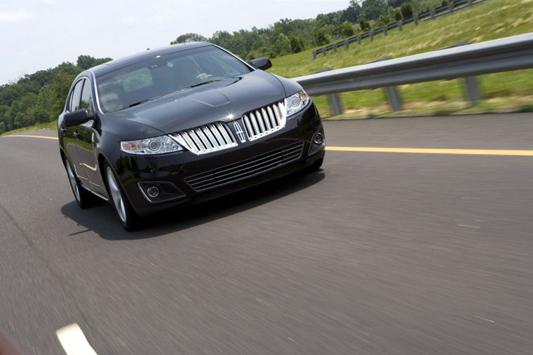 2009 Lincoln MKS Picture