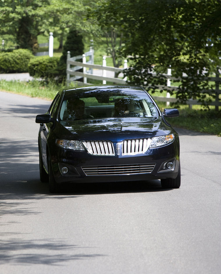 2009 Lincoln MKS Picture