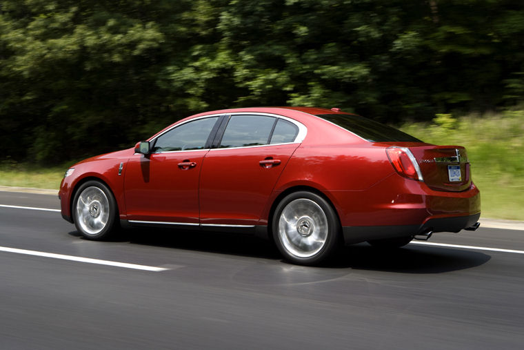 2010 Lincoln MKS Picture