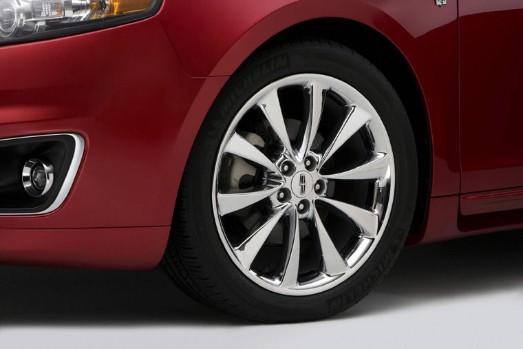 2011 Lincoln MKS EcoBoost Rim Picture