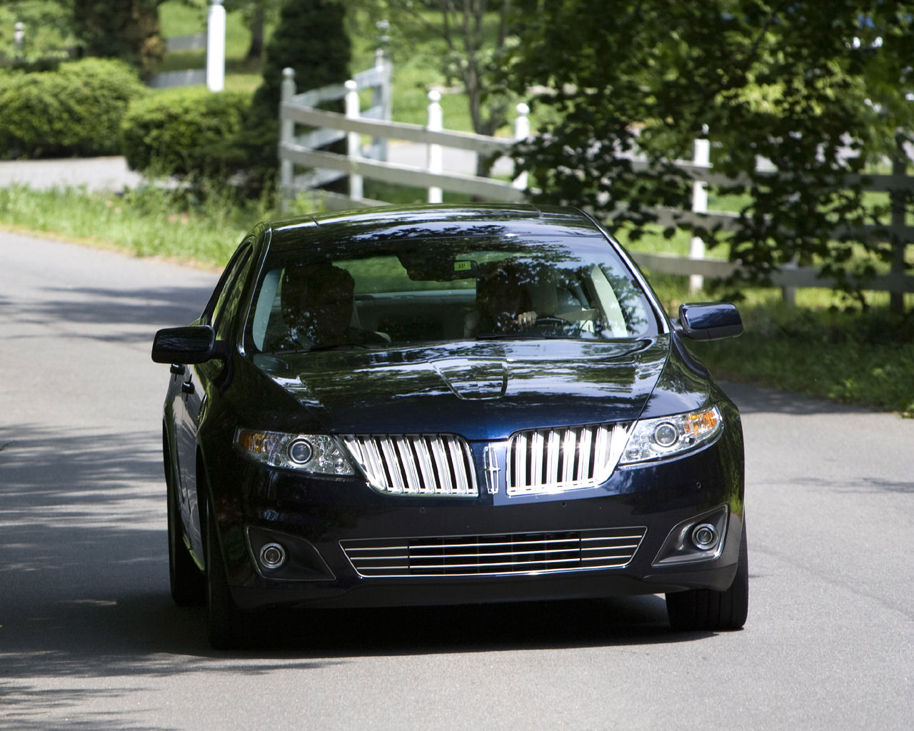 Lincoln MKS Desktop Wallpaper