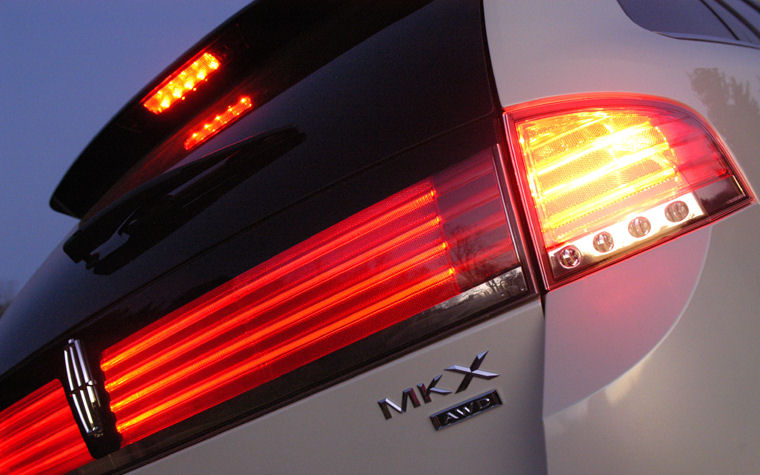 2009 Lincoln MKX Tail Light Picture