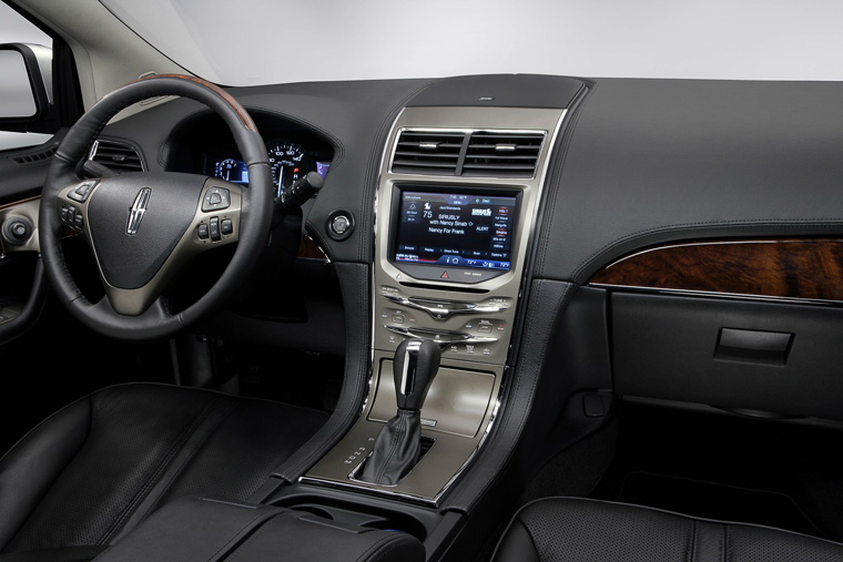 2011 Lincoln MKX Cockpit Picture