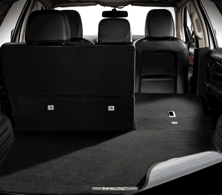 2011 Lincoln MKX Trunk Picture