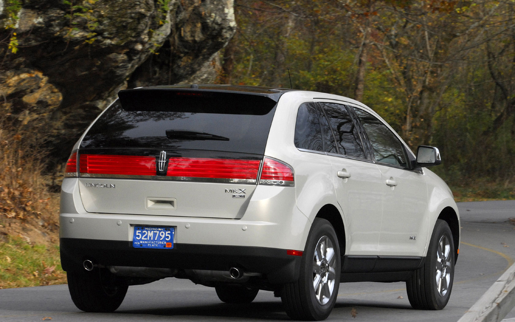 Lincoln MKX Desktop Wallpaper