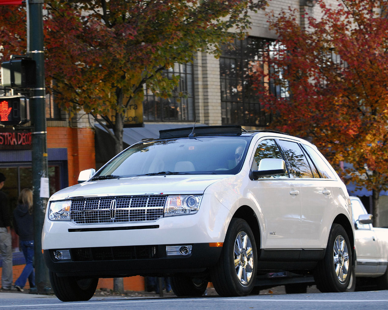 Lincoln MKX Desktop Wallpaper