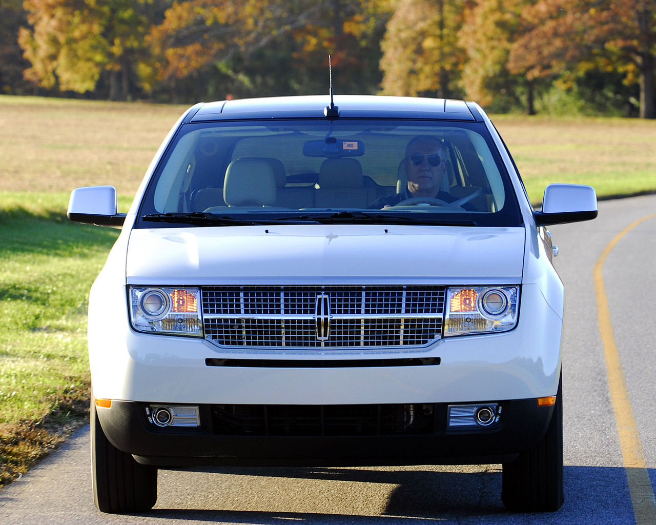 Lincoln MKX Desktop Wallpaper