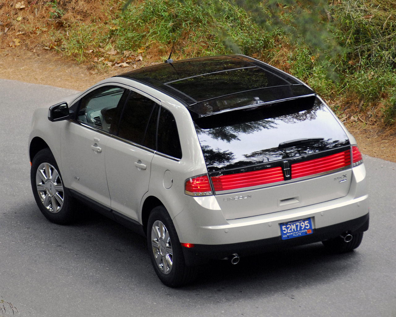 Lincoln MKX Desktop Wallpaper