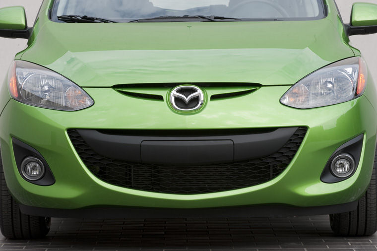 2011 Mazda 2 Picture