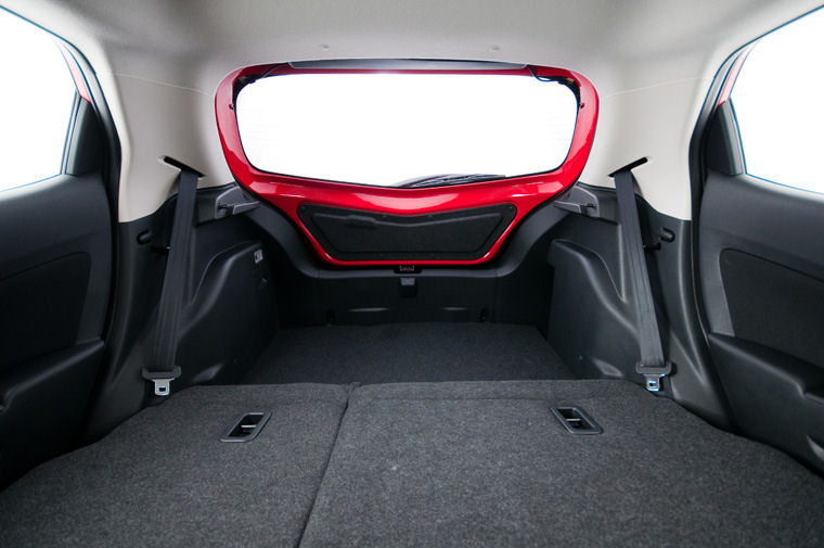 2011 Mazda 2 Trunk Picture