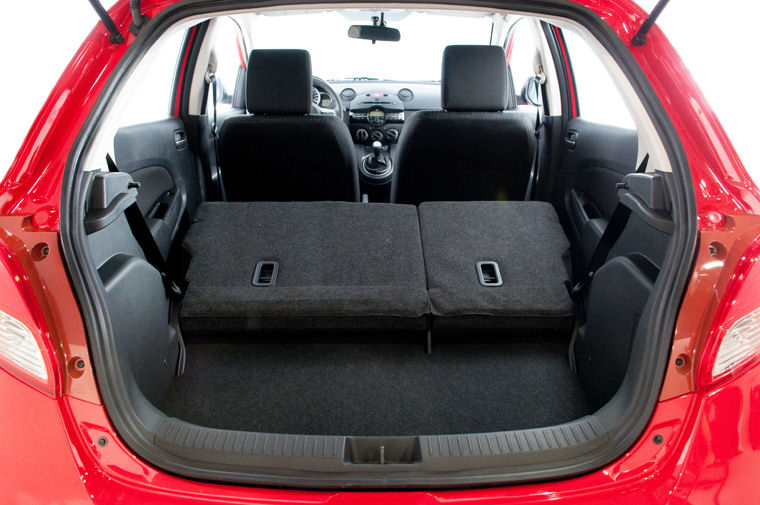 2011 Mazda 2 Trunk Picture