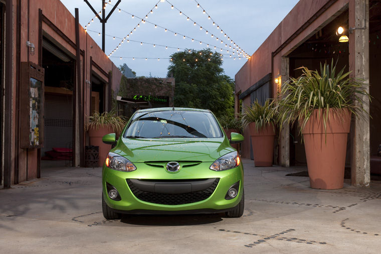 2011 Mazda 2 Picture