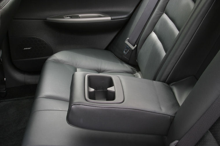 2004 Mazda 6i Sedan Rear Armrest Picture