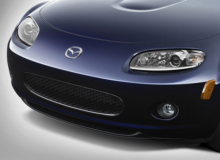 2008 Mazda MX5 Miata Headlights Picture