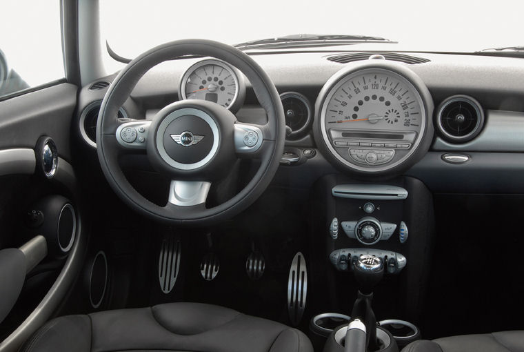 2007 Mini Cooper S Cockpit Picture