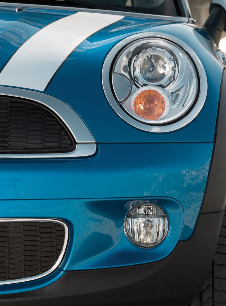 2008 Mini Cooper S Headlight Picture