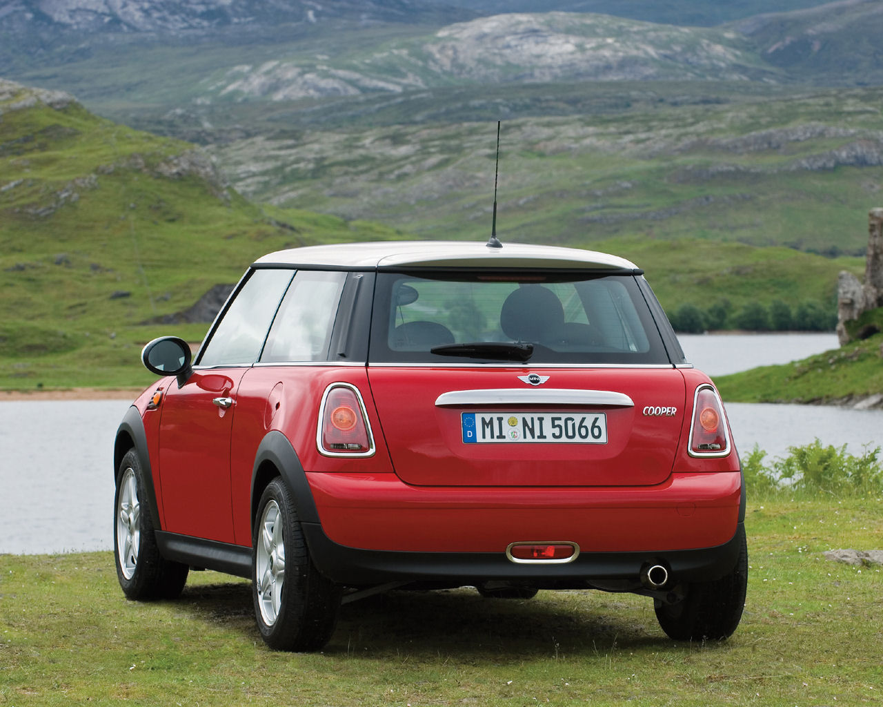 Mini Cooper Desktop Wallpaper