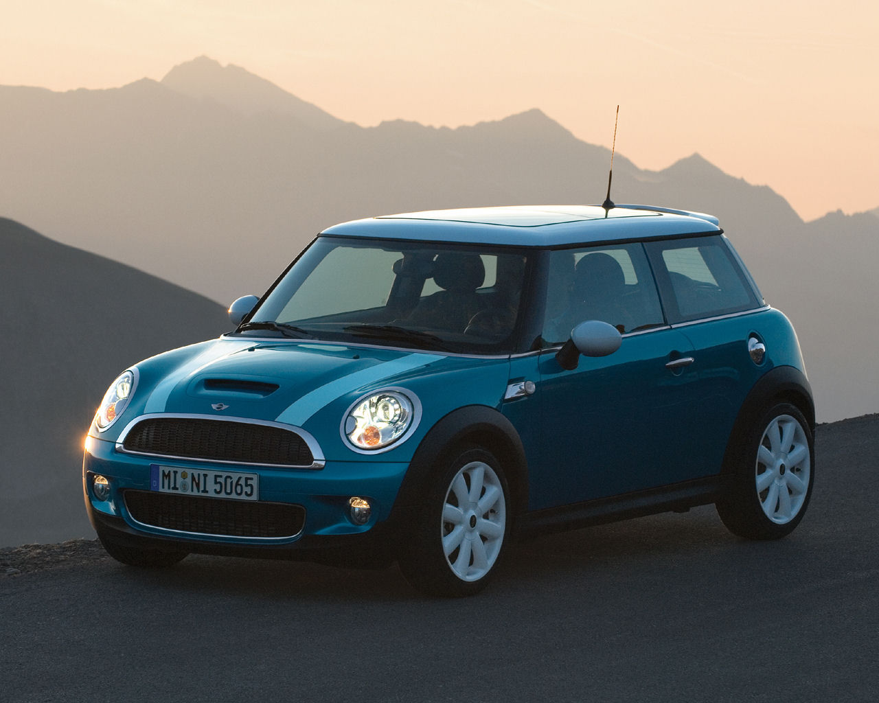 Mini Cooper Desktop Wallpaper