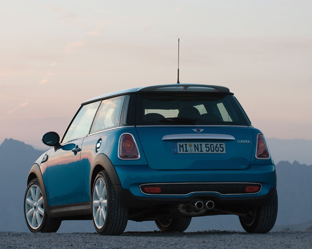 Mini Cooper Desktop Wallpaper