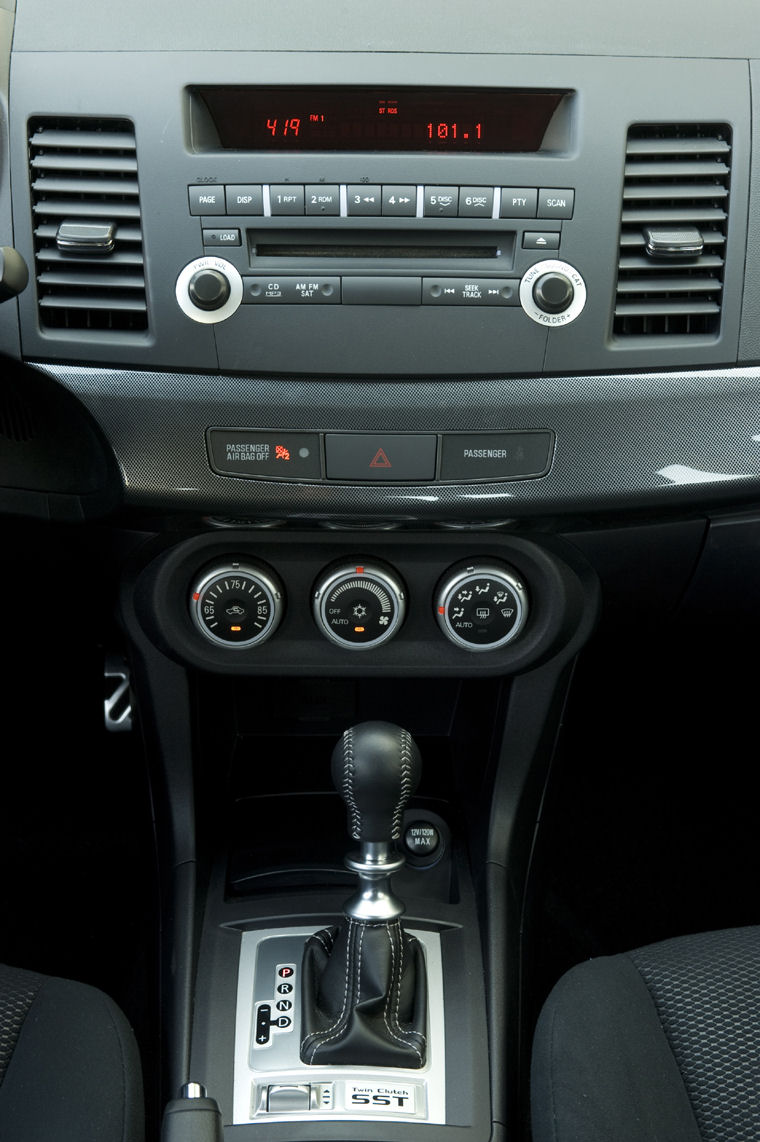 2009 Mitsubishi Lancer Ralliart Center Console Picture