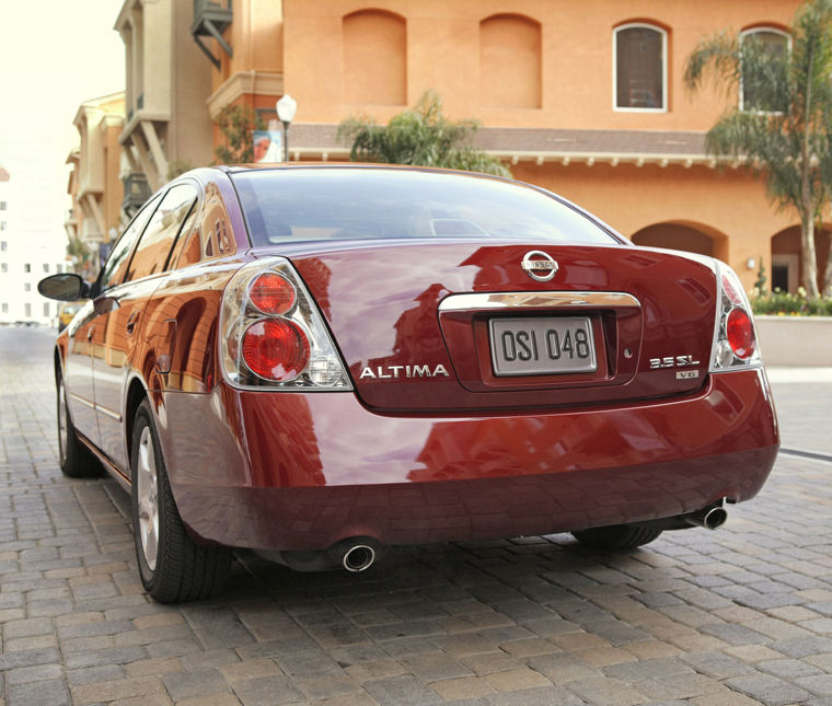 2005 Nissan Altima 3.5 SL Picture