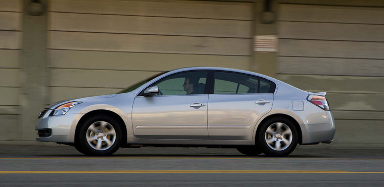 2008 Nissan Altima 3.5 SL Picture