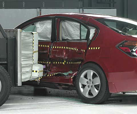 2008 Nissan Altima IIHS Side Impact Crash Test Picture