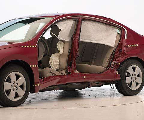 2008 Nissan Altima IIHS Side Impact Crash Test Picture