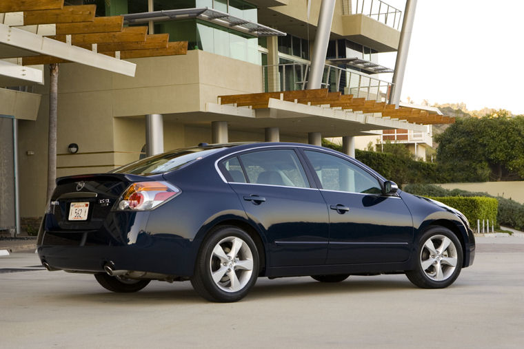 2009 Nissan Altima 3.5 SL Picture