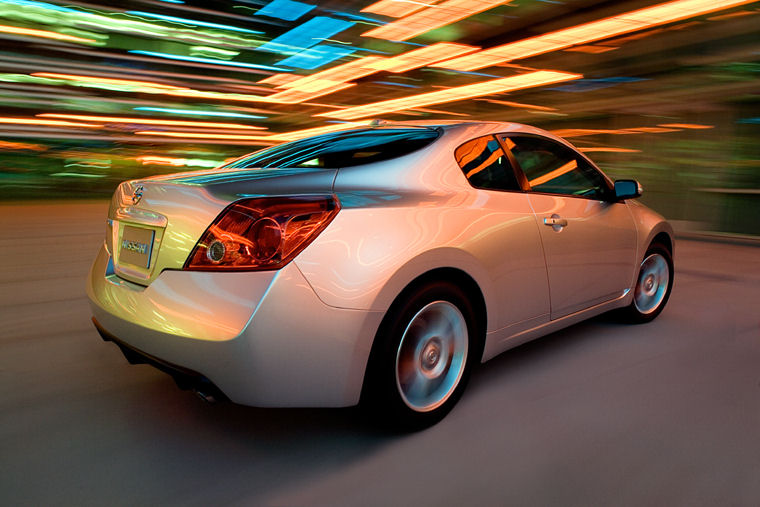 2009 Nissan Altima Coupe Picture