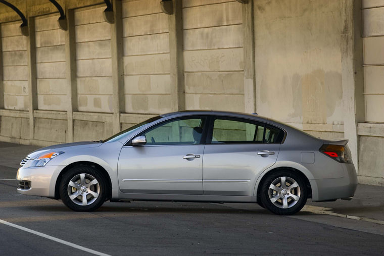 2009 Nissan Altima 3.5 SL Picture