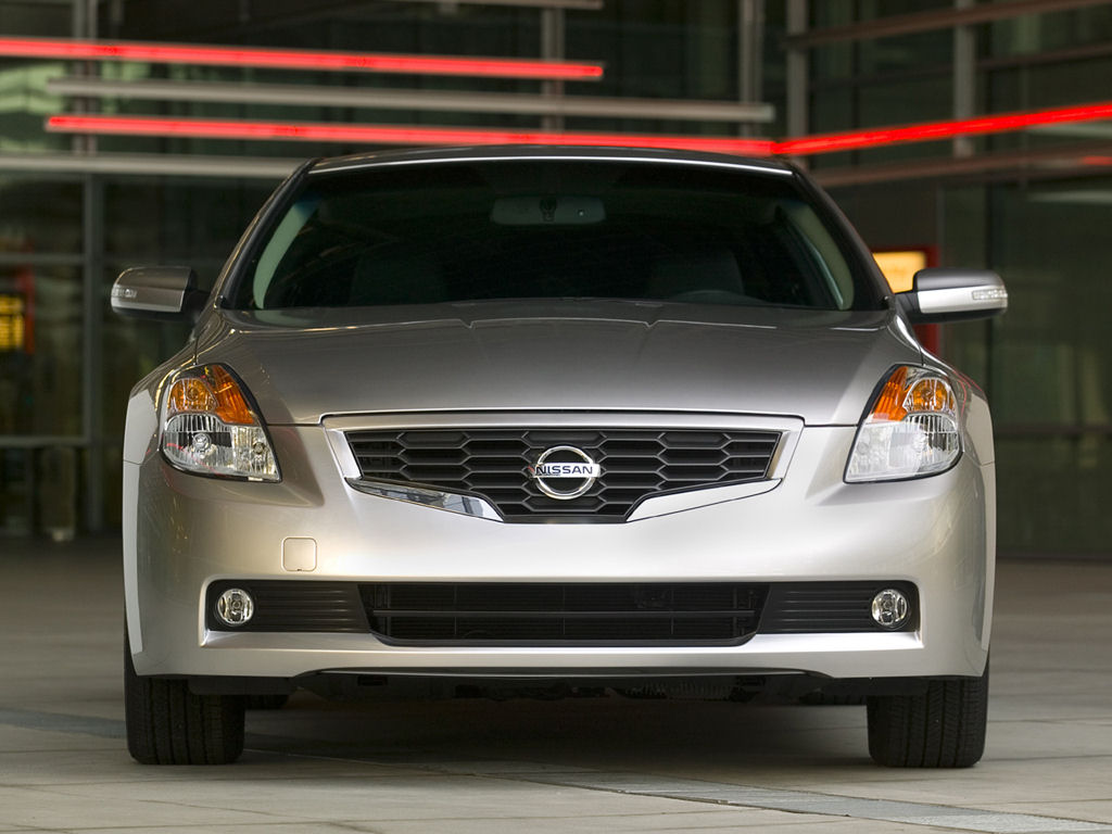 Nissan Altima Desktop Wallpaper