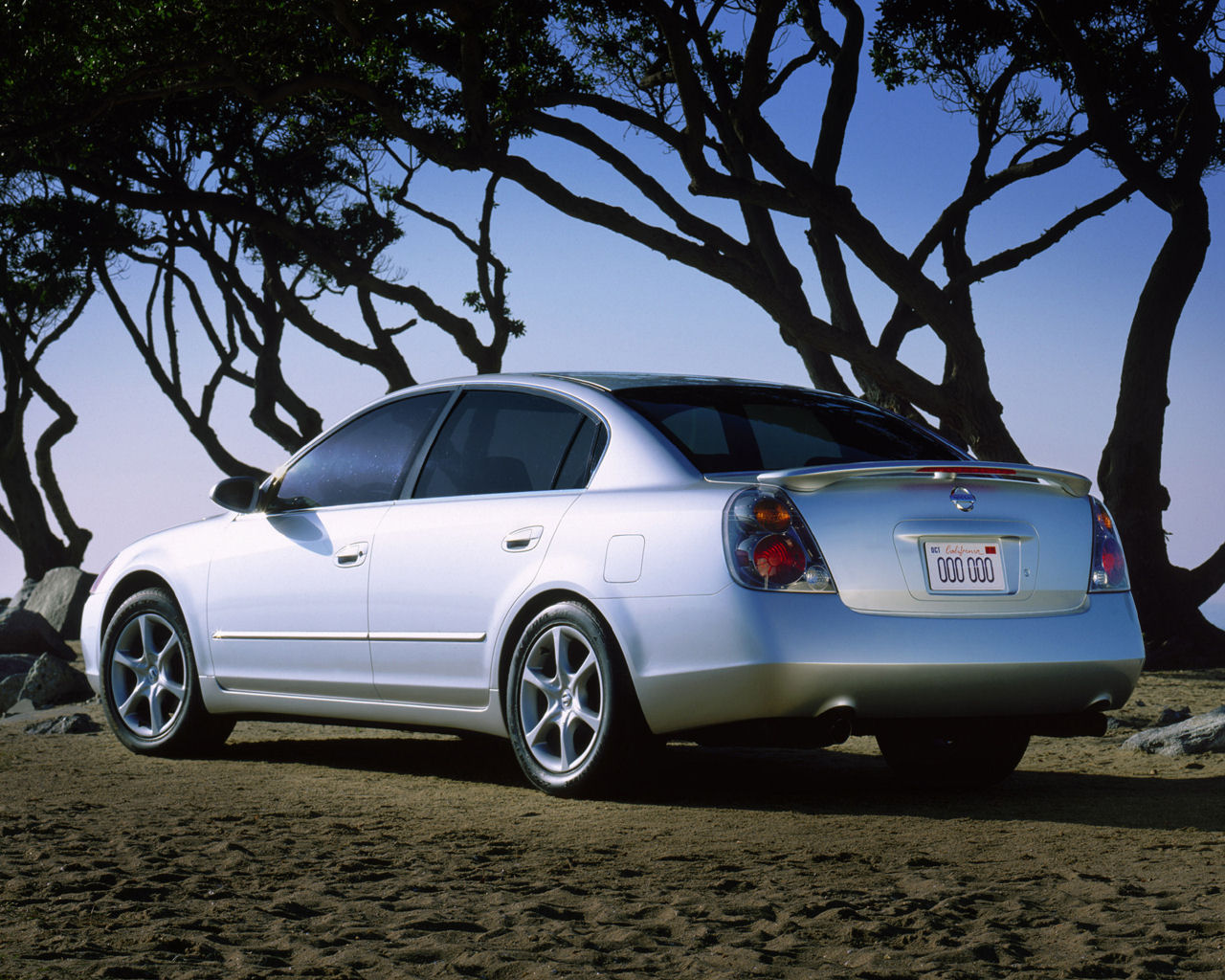 Nissan Altima Desktop Wallpaper