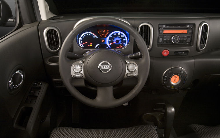 2009 Nissan Cube Cockpit Picture