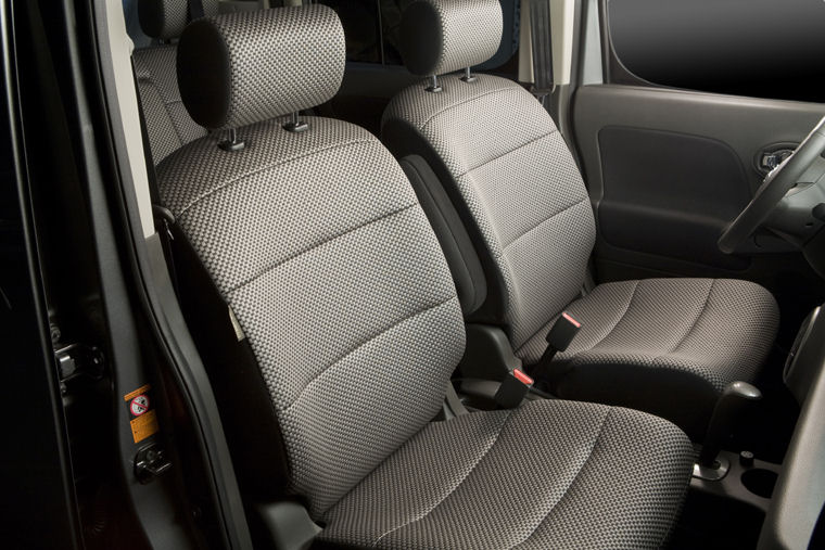 2009 Nissan Cube Front Seats Picture