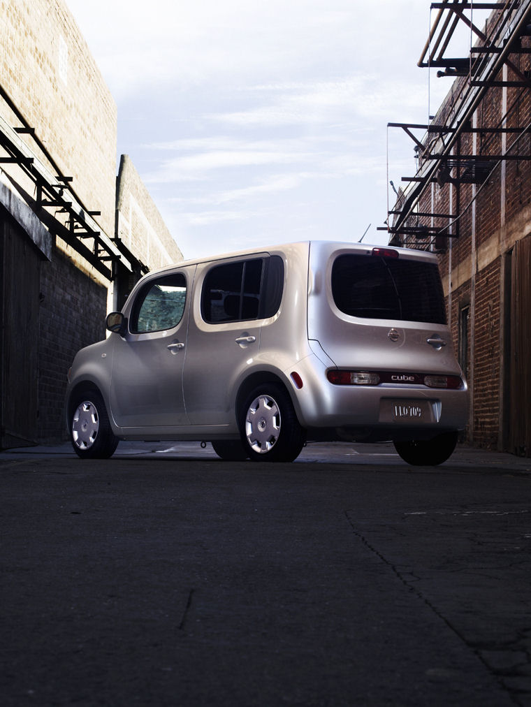 2010 Nissan Cube Picture