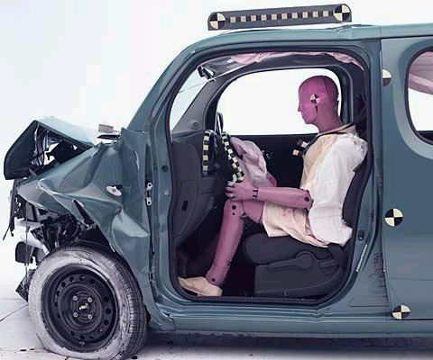 2010 Nissan Cube IIHS Frontal Impact Crash Test Picture