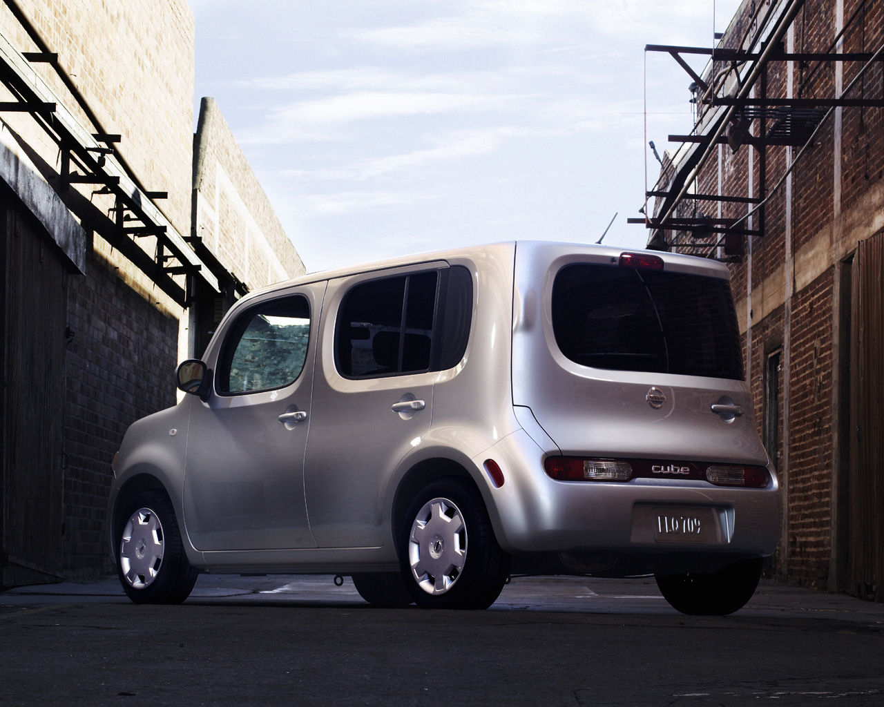 Nissan Cube Desktop Wallpaper