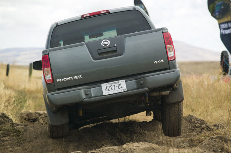 2009 Nissan Frontier Crew Cab PRO-4X Picture