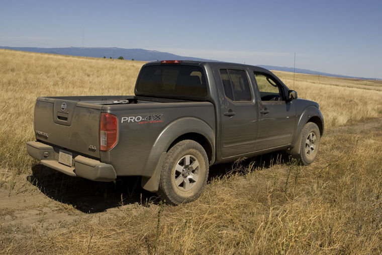 2009 Nissan Frontier Crew Cab PRO-4X Picture