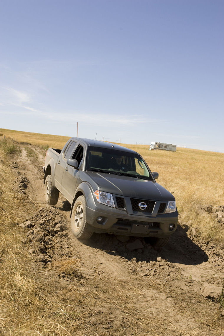 2009 Nissan Frontier Crew Cab PRO-4X Picture