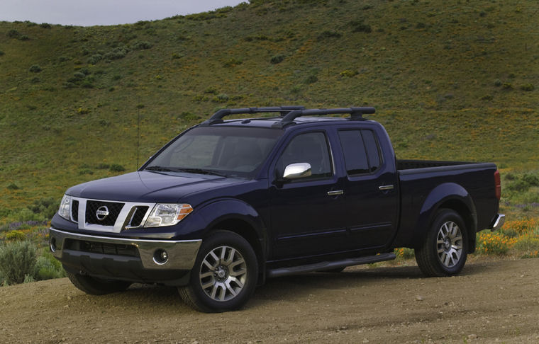 2009 Nissan Frontier Crew Cab LE Picture