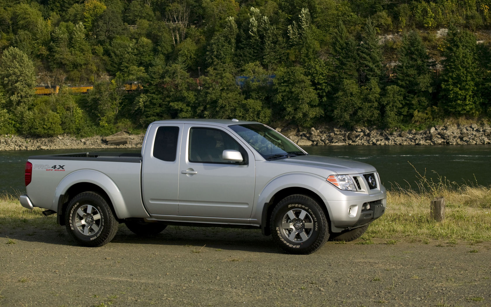 Nissan Frontier Desktop Wallpaper