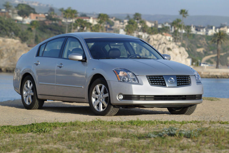 2004 Nissan Maxima Picture