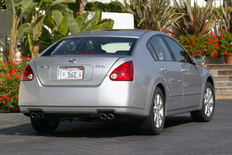 2005 Nissan Maxima Picture