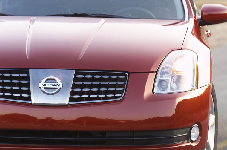 2006 Nissan Maxima Headlight Picture