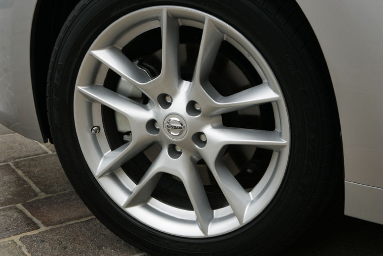 2009 Nissan Maxima Rim Picture