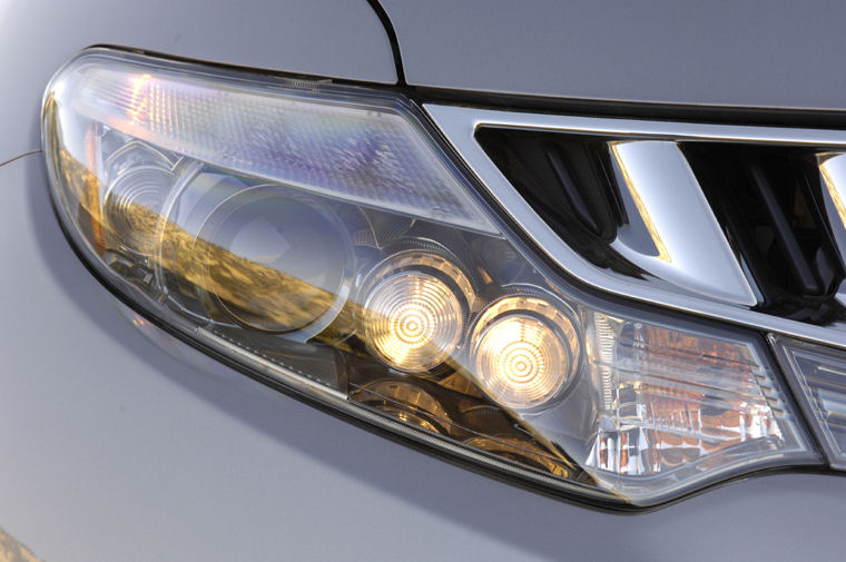 2009 Nissan Murano Headlight Picture