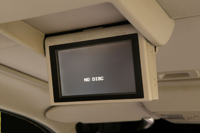 2005 Nissan Pathfinder SE Overgead Screen Picture