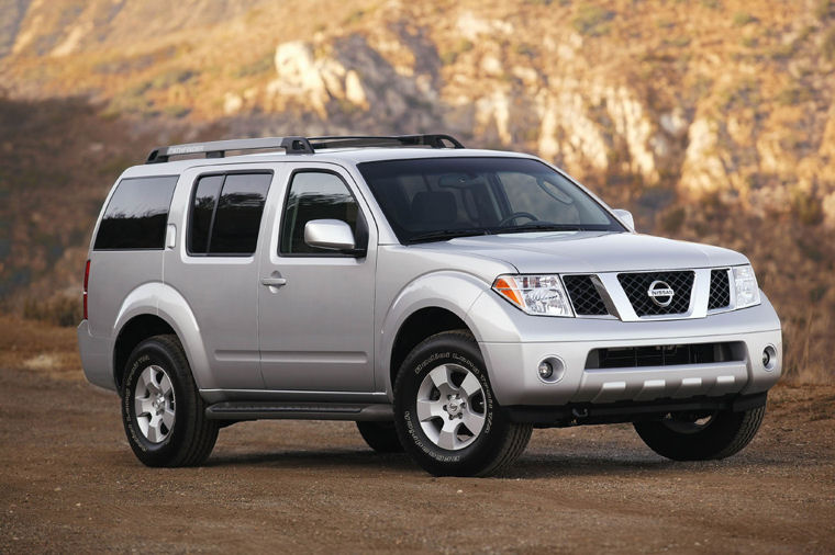 2005 Nissan Pathfinder SE Picture